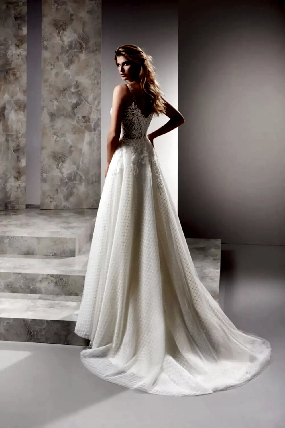 Tulle Straps V-Neck Deep-Decollete Plaid Tulle Helen Wedding Dress
