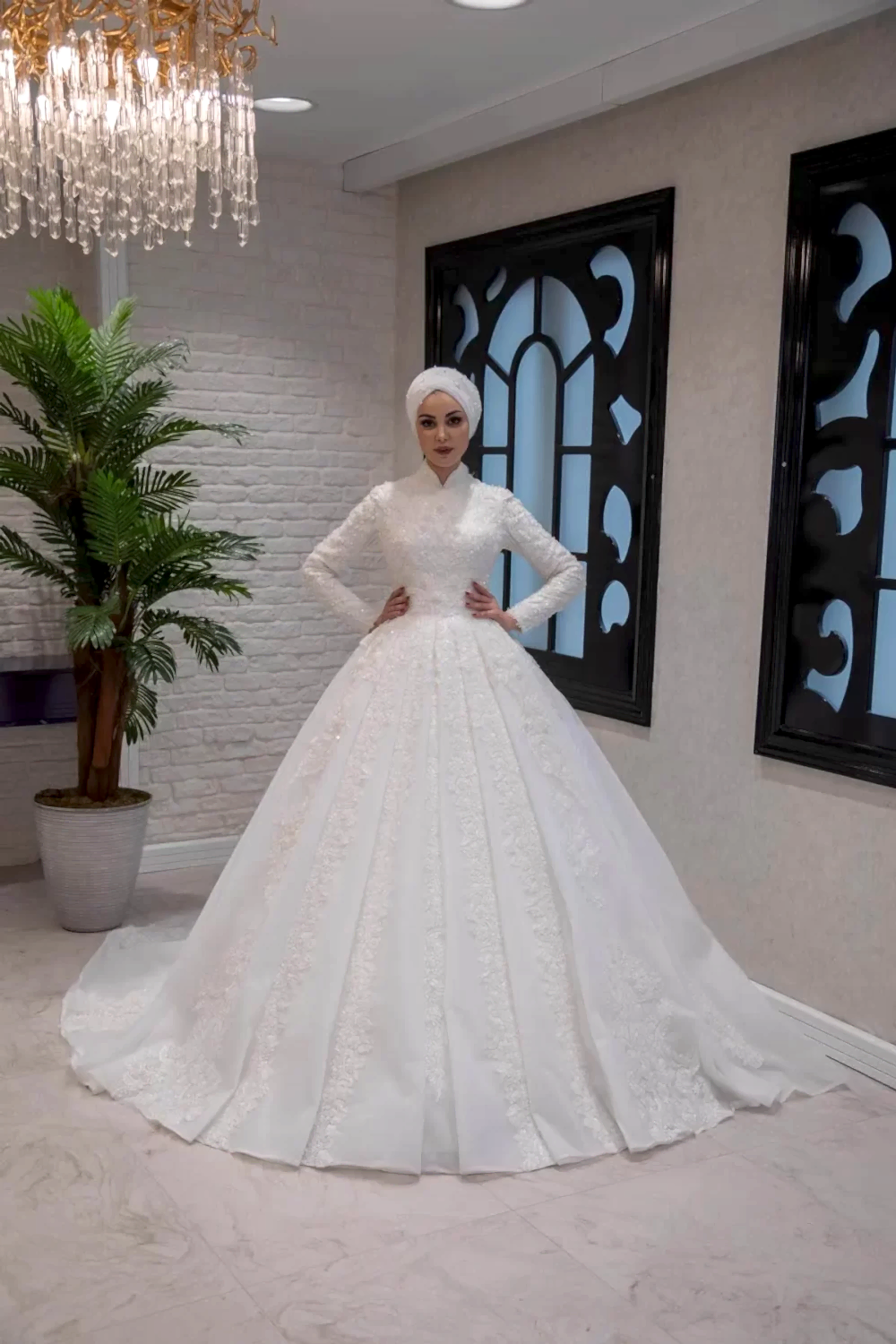3D İşlemeli Hakim Yaka Prenses Tesettür Gelinlik