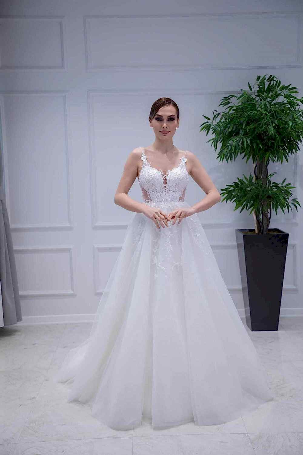 Omuz Askılı Göğüs Dekolteli Helen Gelinlik