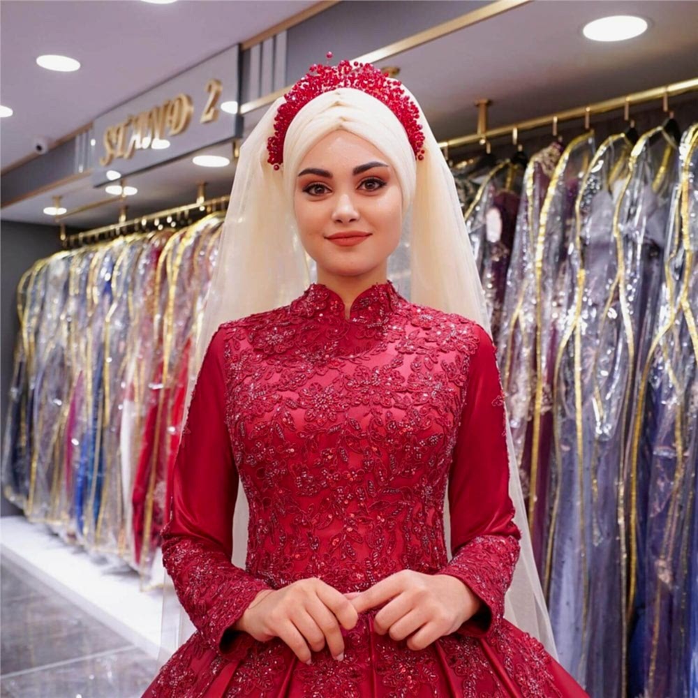 Prenses Model Kırmızı Tesettür Nişanlık